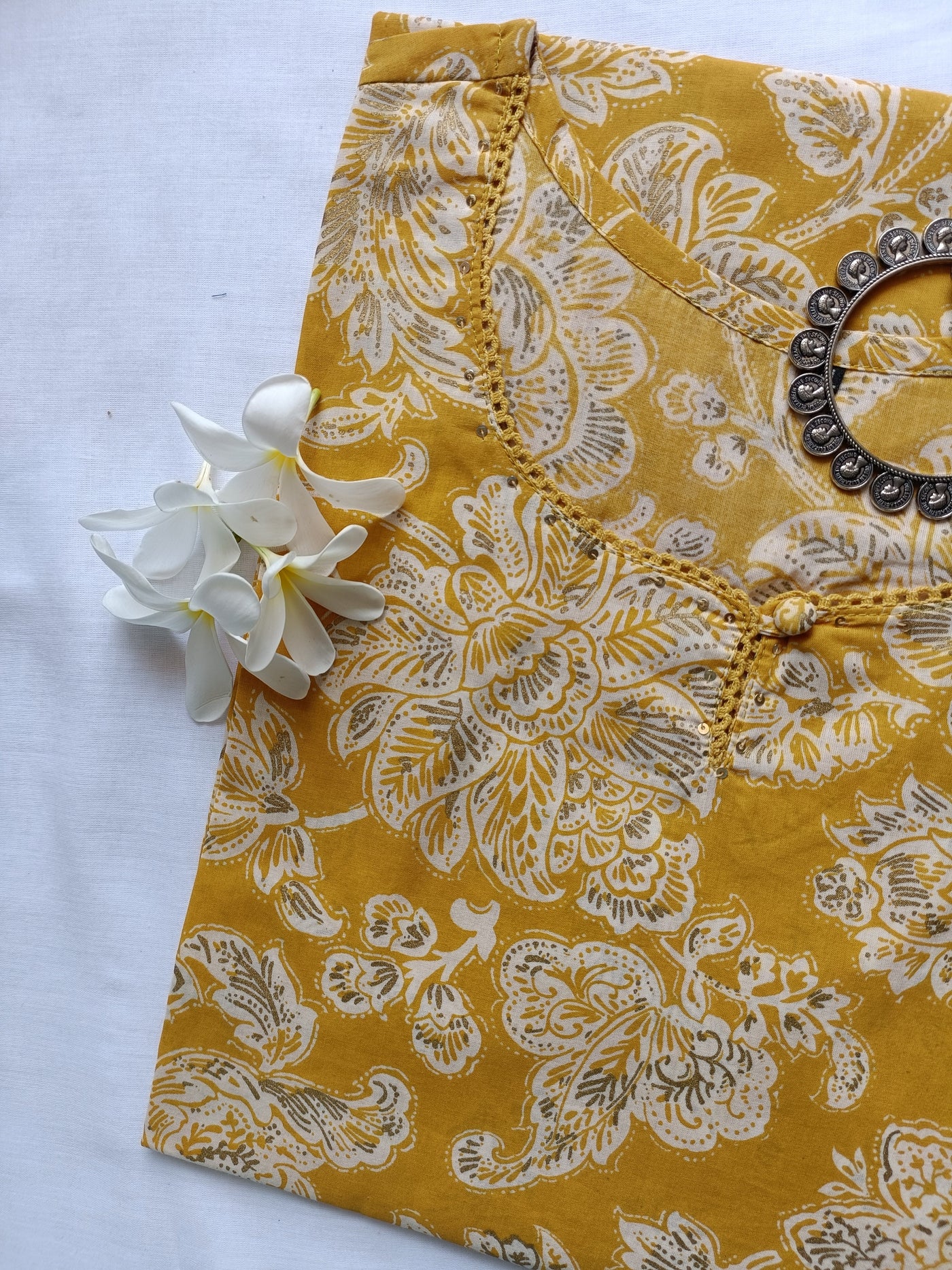 Basant yellow laced cotton Kurta - Big Size