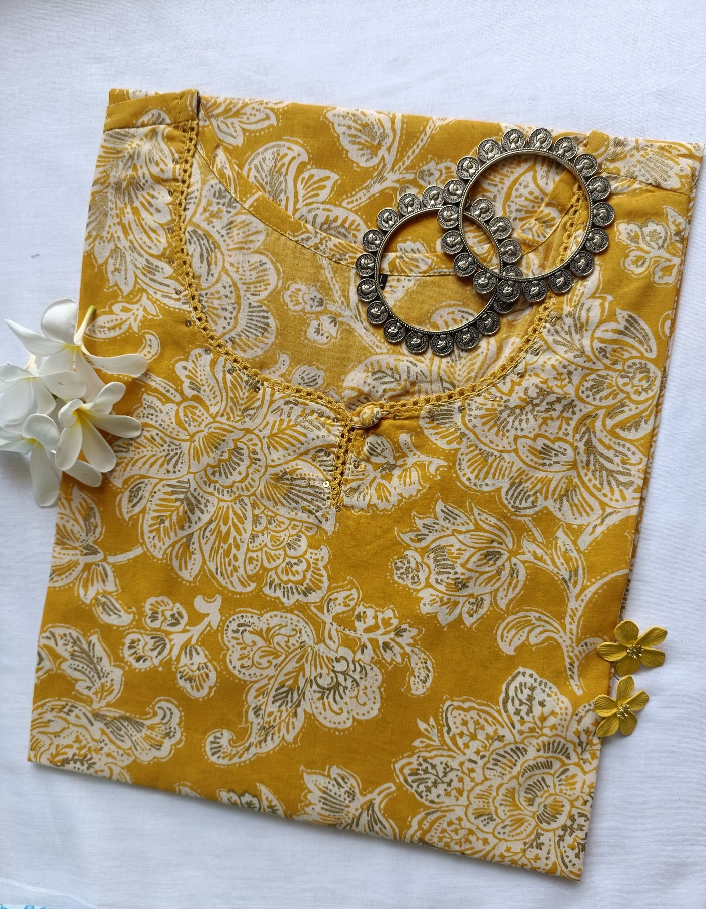 Basant yellow laced cotton Kurta - Big Size